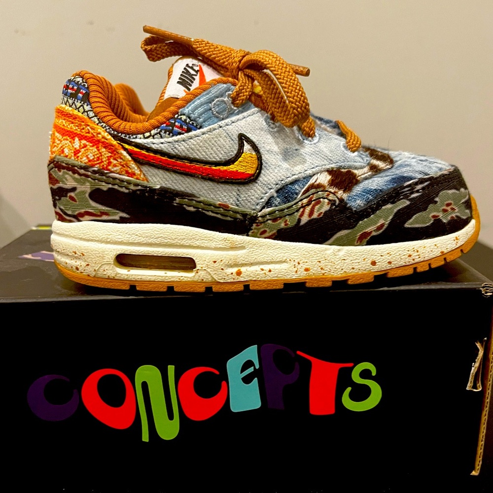 CONCEPTS Air Max toddler size 8C